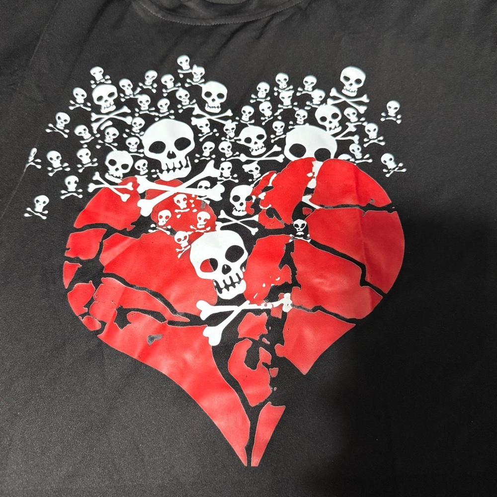 Unbranded Black Broken Heart Skulls Shirt Womens Size 4x USA Equivelant 2x - Picture 2 of 7